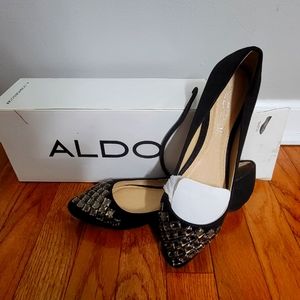 Pointy aldo flats